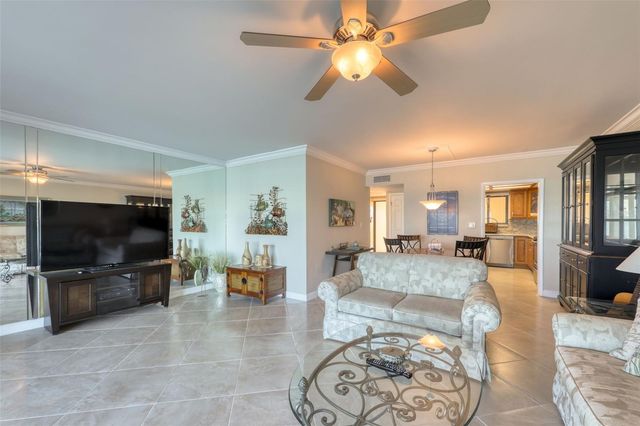 868 BAYWAY BOULEVARD 108, Clearwater Beach, FL 33767