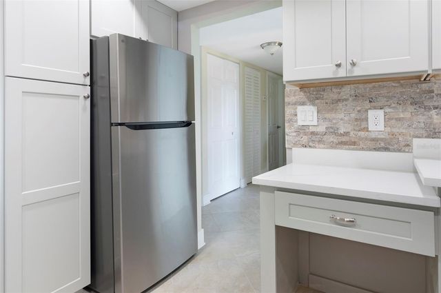 868 BAYWAY BOULEVARD 108, Clearwater Beach, FL 33767