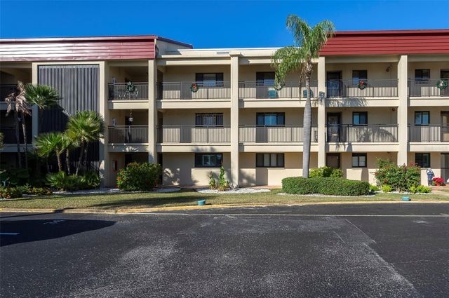 868 BAYWAY BOULEVARD 108, Clearwater Beach, FL 33767