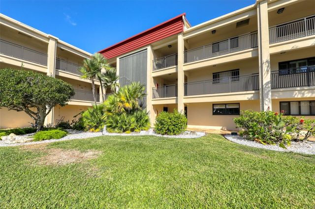 868 BAYWAY BOULEVARD 108, Clearwater Beach, FL 33767
