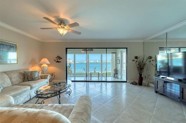 868 BAYWAY BOULEVARD 108, Clearwater Beach, FL 33767