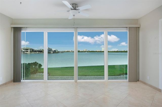 868 BAYWAY BOULEVARD 108, Clearwater Beach, FL 33767