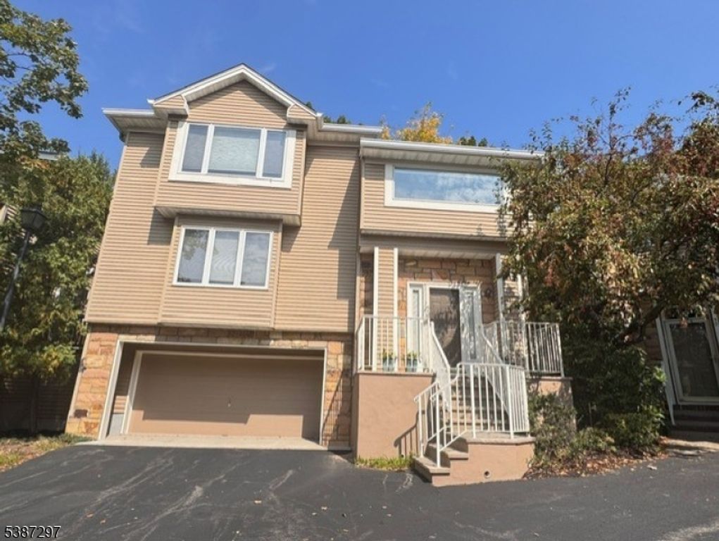 48 Clarken Dr 48, West Orange Twp., NJ 07052