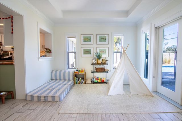 600 43RD AVENUE NE, St Petersburg, FL 33703