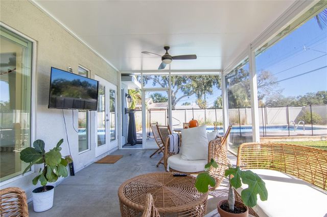 600 43RD AVENUE NE, St Petersburg, FL 33703