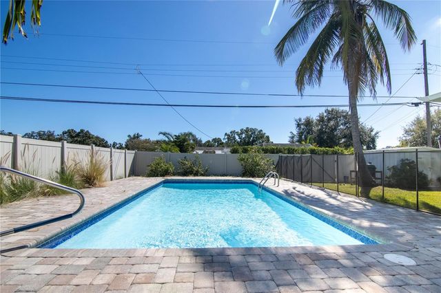 600 43RD AVENUE NE, St Petersburg, FL 33703