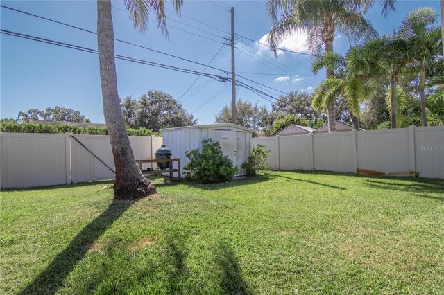 600 43RD AVENUE NE, St Petersburg, FL 33703