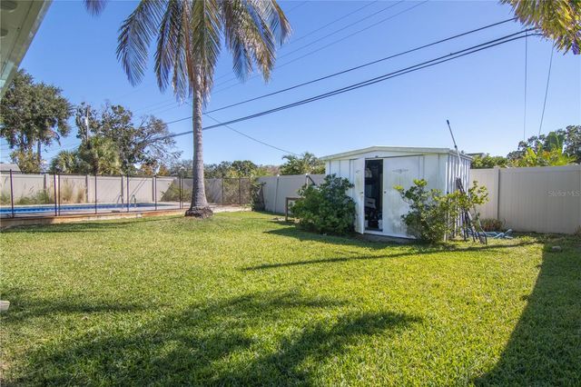 600 43RD AVENUE NE, St Petersburg, FL 33703