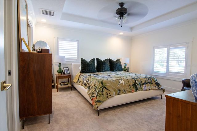 600 43RD AVENUE NE, St Petersburg, FL 33703