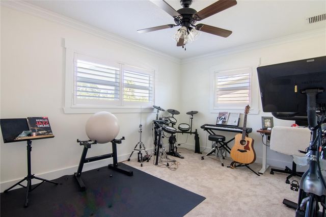 600 43RD AVENUE NE, St Petersburg, FL 33703