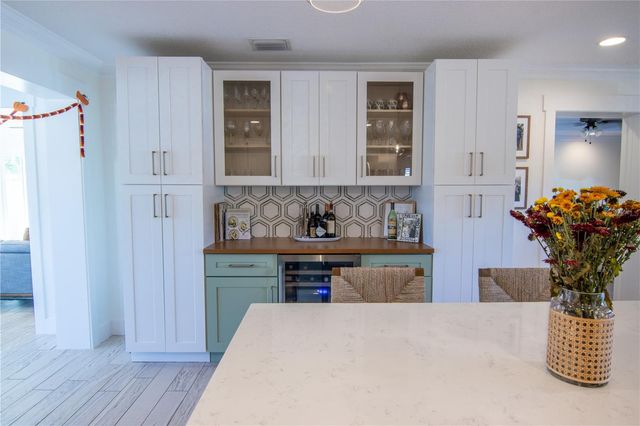 600 43RD AVENUE NE, St Petersburg, FL 33703