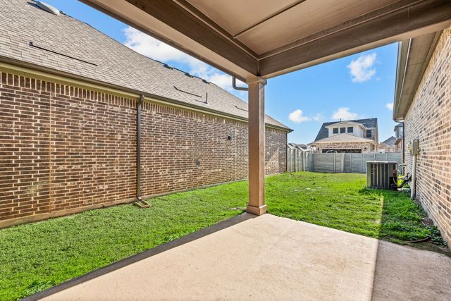 905 Plaza Lane, Argyle, TX 76226