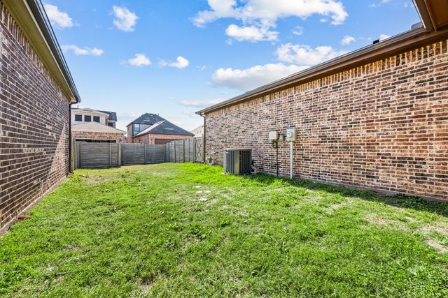 905 Plaza Lane, Argyle, TX 76226