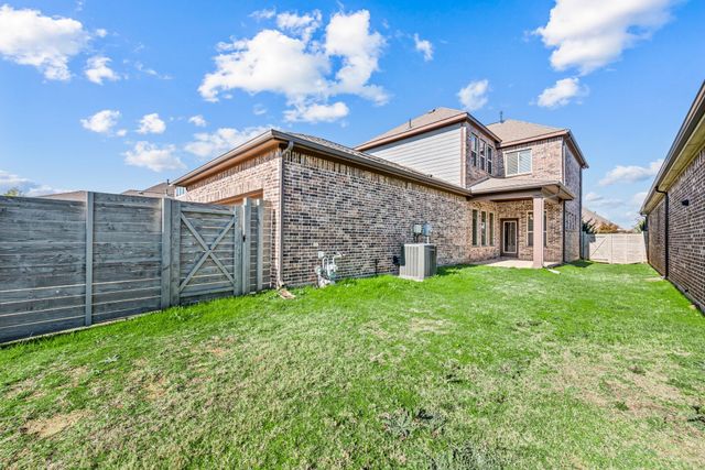 905 Plaza Lane, Argyle, TX 76226