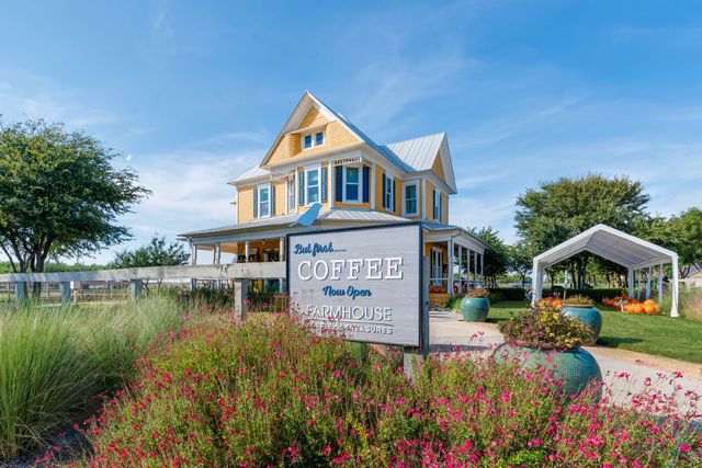 905 Plaza Lane, Argyle, TX 76226