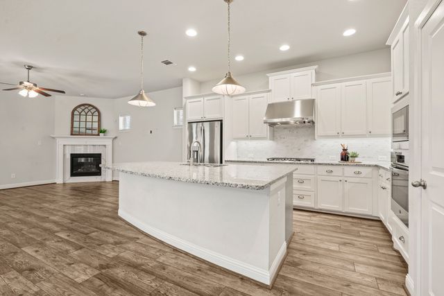 905 Plaza Lane, Argyle, TX 76226