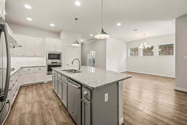 905 Plaza Lane, Argyle, TX 76226