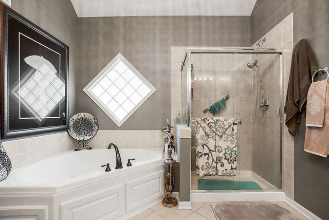 4025 NW Chapman Drive, Blue Springs, MO 64015