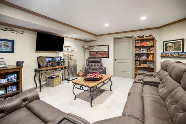 4025 NW Chapman Drive, Blue Springs, MO 64015