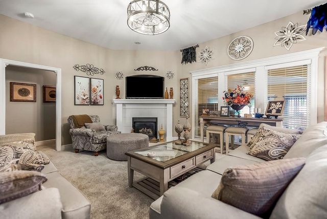 4025 NW Chapman Drive, Blue Springs, MO 64015