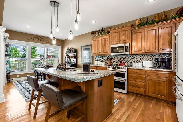 4025 NW Chapman Drive, Blue Springs, MO 64015