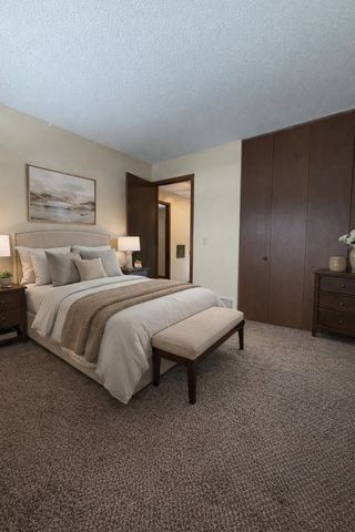 365 E 43rd Street, Minneapolis, MN 55409