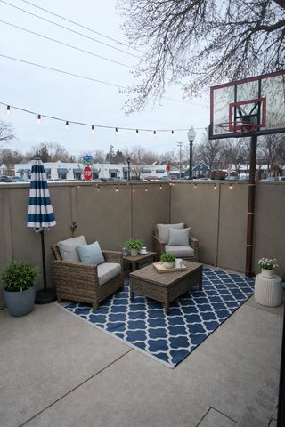 365 E 43rd Street, Minneapolis, MN 55409