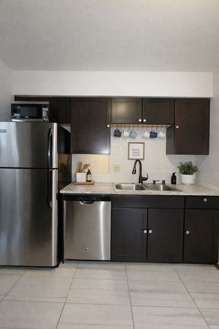 365 E 43rd Street, Minneapolis, MN 55409