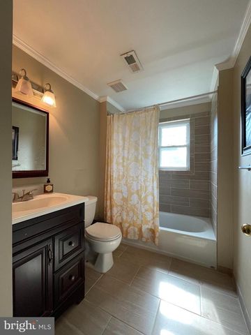 7007 GROVE RD, Alexandria, VA 22306