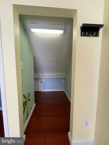 7007 GROVE RD, Alexandria, VA 22306