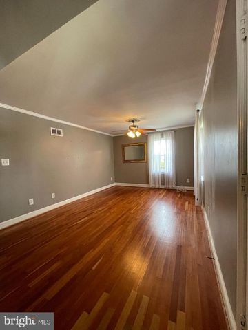 7007 GROVE RD, Alexandria, VA 22306