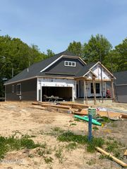 42 Clover Leaf Drive, Halfmoon, NY 12065