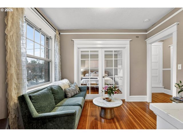 2109 Nw IRVING St 205, Portland, OR 97210