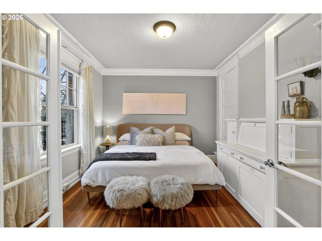 2109 Nw IRVING St 205, Portland, OR 97210