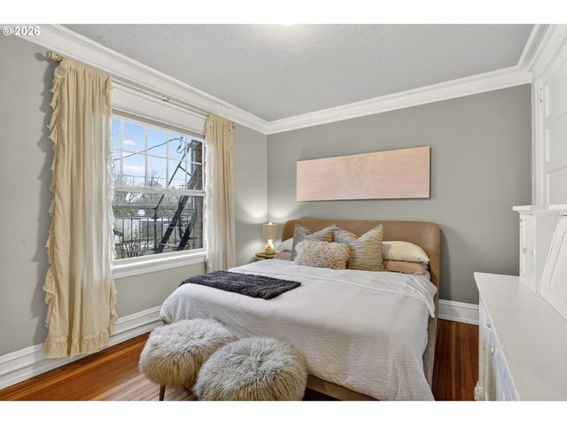 2109 Nw IRVING St 205, Portland, OR 97210