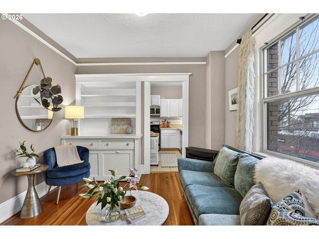 2109 Nw IRVING St 205, Portland, OR 97210