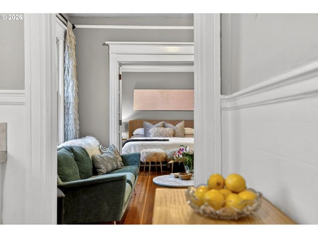 2109 Nw IRVING St 205, Portland, OR 97210