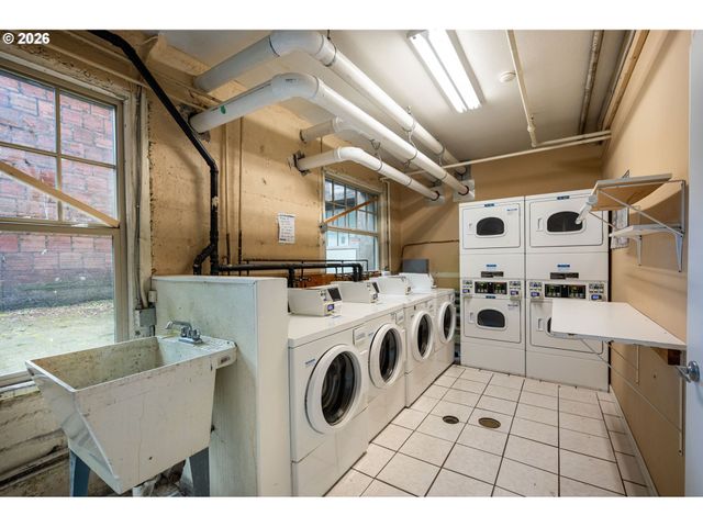 2109 Nw IRVING St 205, Portland, OR 97210