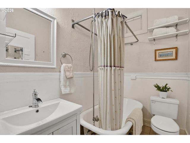 2109 Nw IRVING St 205, Portland, OR 97210