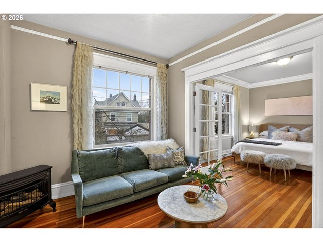 2109 Nw IRVING St 205, Portland, OR 97210