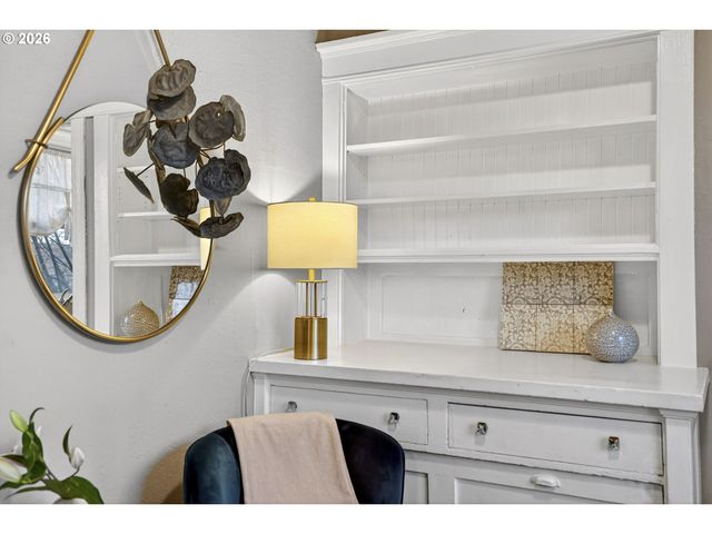 2109 Nw IRVING St 205, Portland, OR 97210