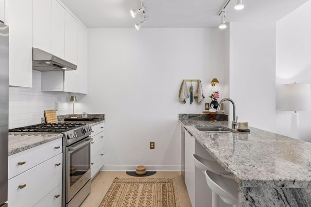 901 S 2nd Street 205, Minneapolis, MN 55415