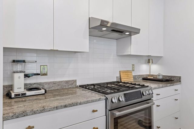 901 S 2nd Street 205, Minneapolis, MN 55415