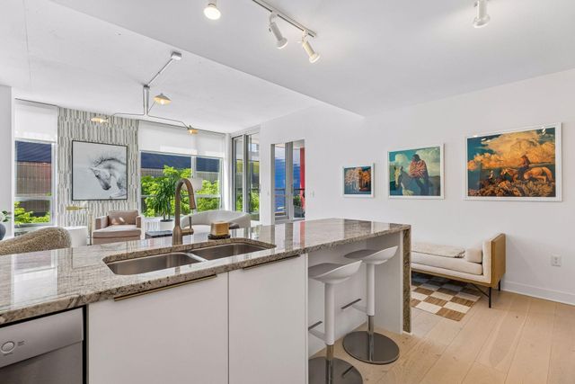 901 S 2nd Street 205, Minneapolis, MN 55415