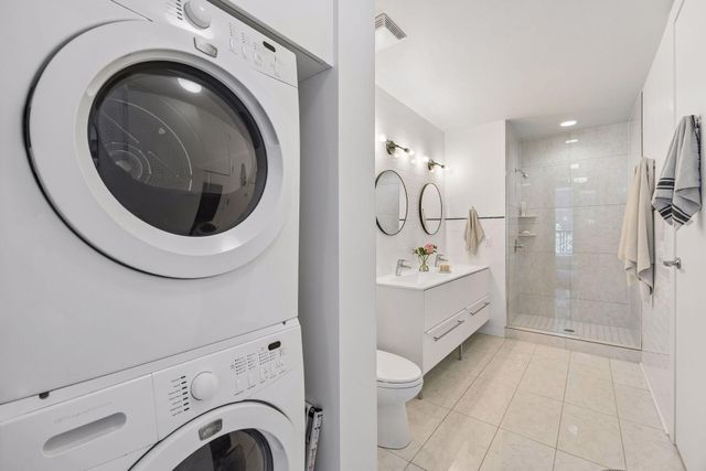 901 S 2nd Street 205, Minneapolis, MN 55415