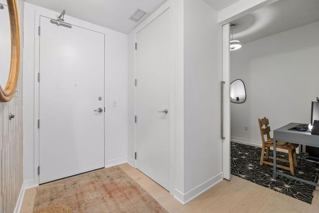 901 S 2nd Street 205, Minneapolis, MN 55415