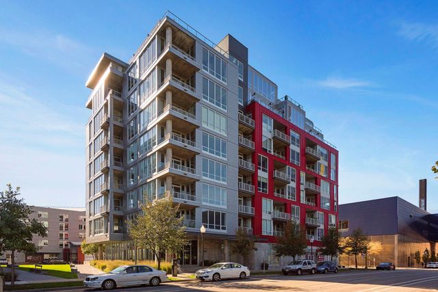 901 S 2nd Street 205, Minneapolis, MN 55415