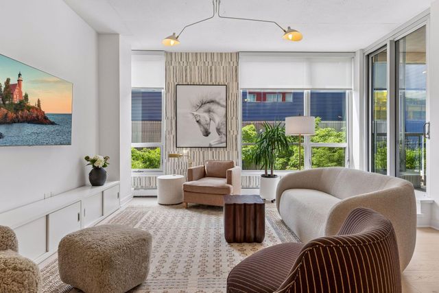 901 S 2nd Street 205, Minneapolis, MN 55415