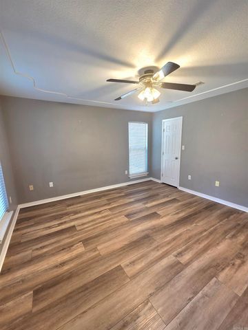 3201 McKinney Street, Mountain View, AR 72560