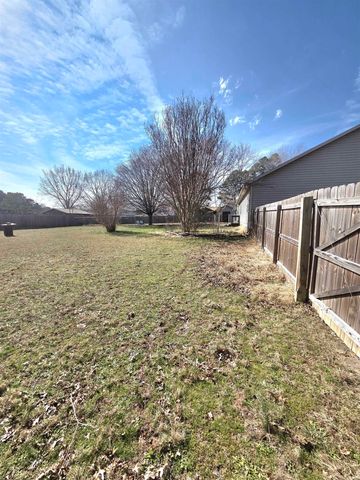 3201 McKinney Street, Mountain View, AR 72560